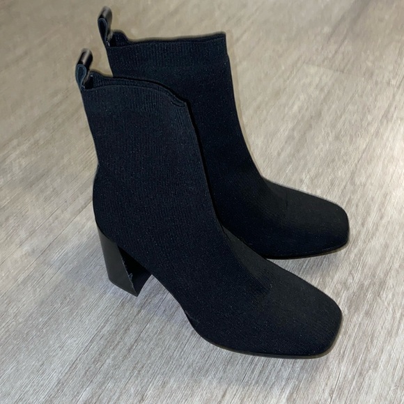 Deltan 'Brooklyn Flyknit Stretch' Block Heel Sock Boots color black w square toe - Picture 1 of 6